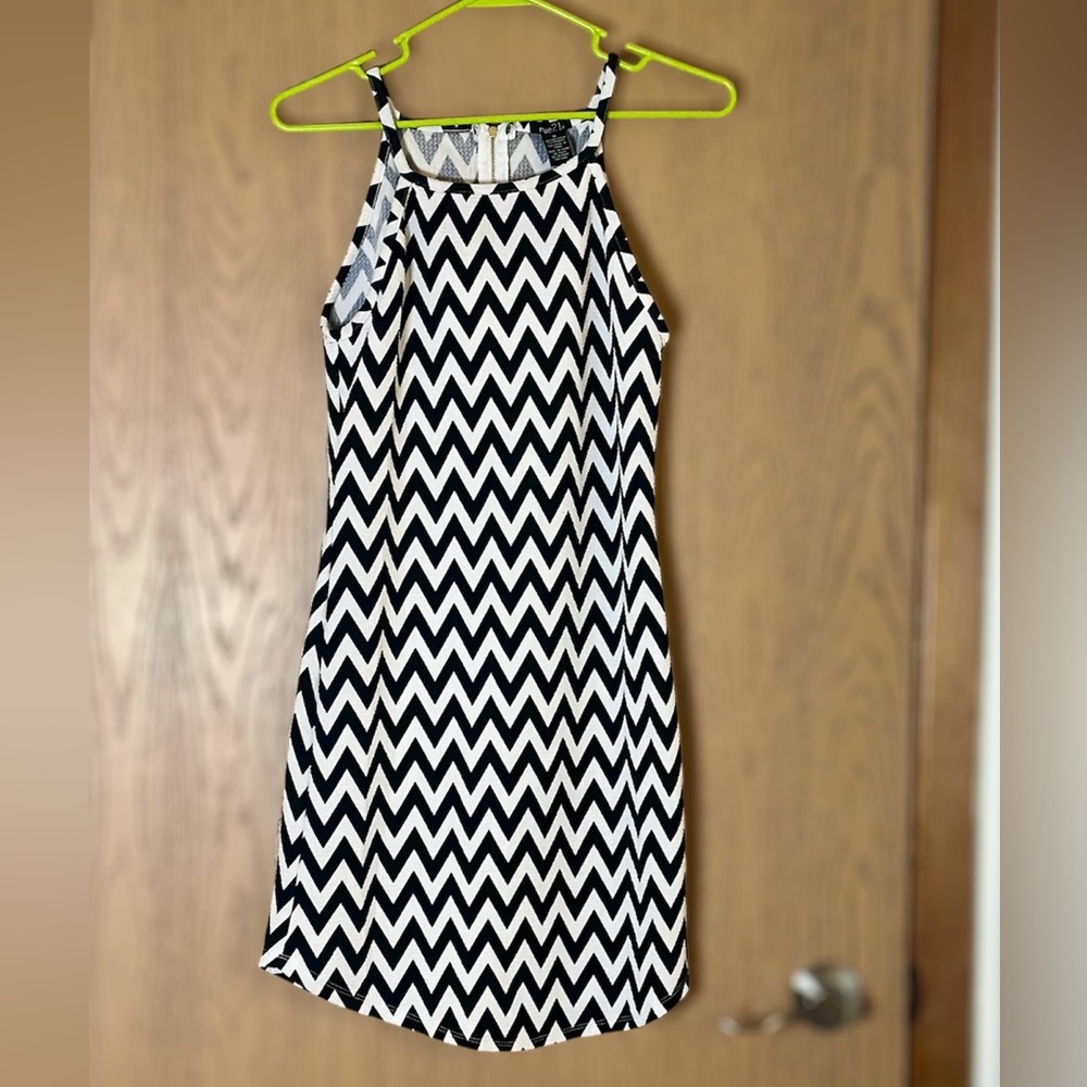 Rue 21- black and white Mid length dress. Size M